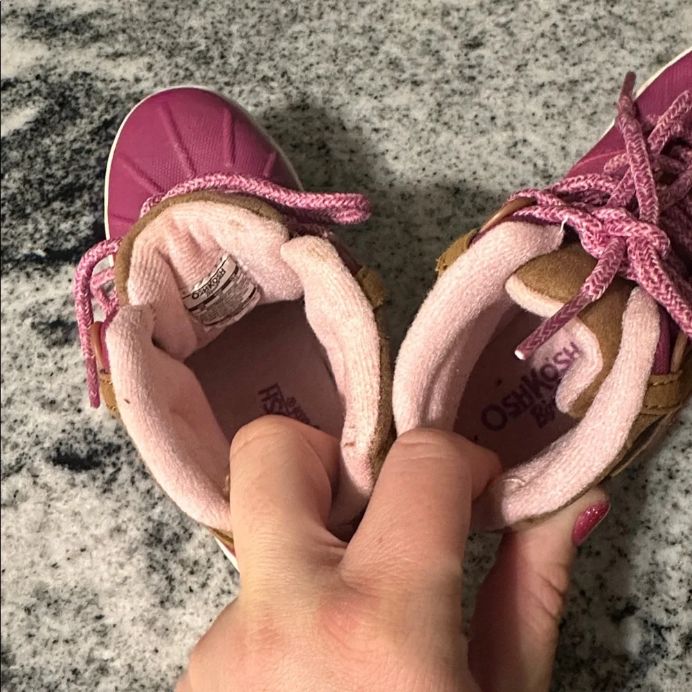 OshKosh B'gosh Pinkish Purple and Tan Boots Toddler Girl Size 9‎